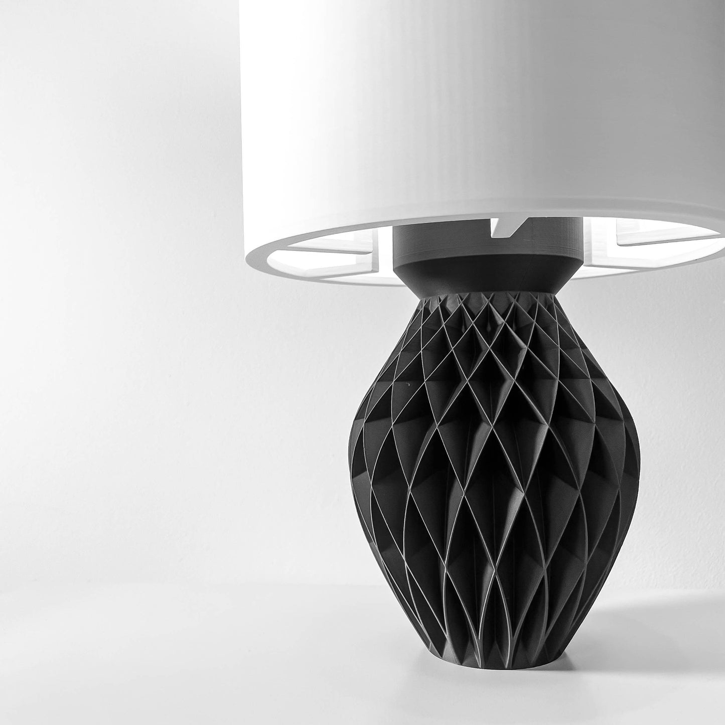 Luminária Decorativa Konio – Design Elegante e Sustentável